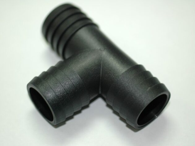 Connector Tee, Barbed, 1"